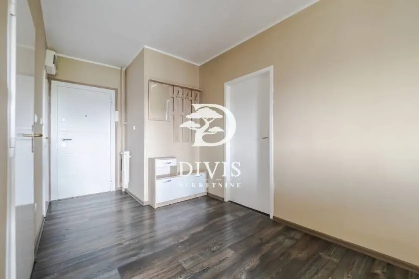 Prodaja, dvosoban stan, 58m², Zemun Sve Podlokacije, Beograd
