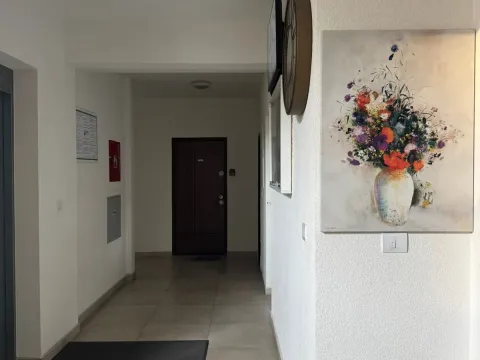 Izdavanje, dvosoban stan, 62m², Stari Aerodrom, Podgorica - image 4