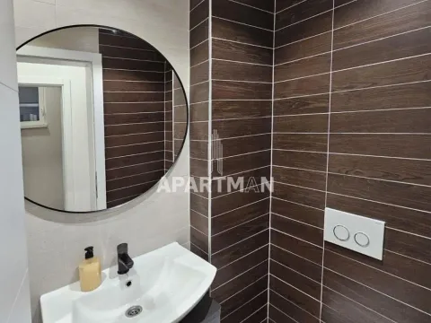 Izdavanje, trosoban stan, 80m², Vračar Sve Podlokacije, Beograd - image 11