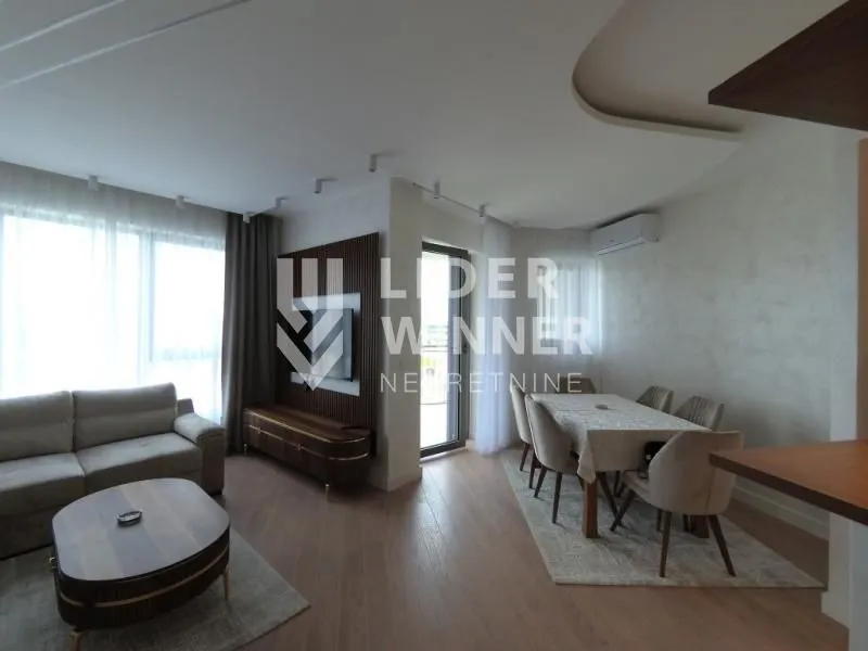 Izdavanje, trosoban stan, 82m², Savski Venac, Beograd