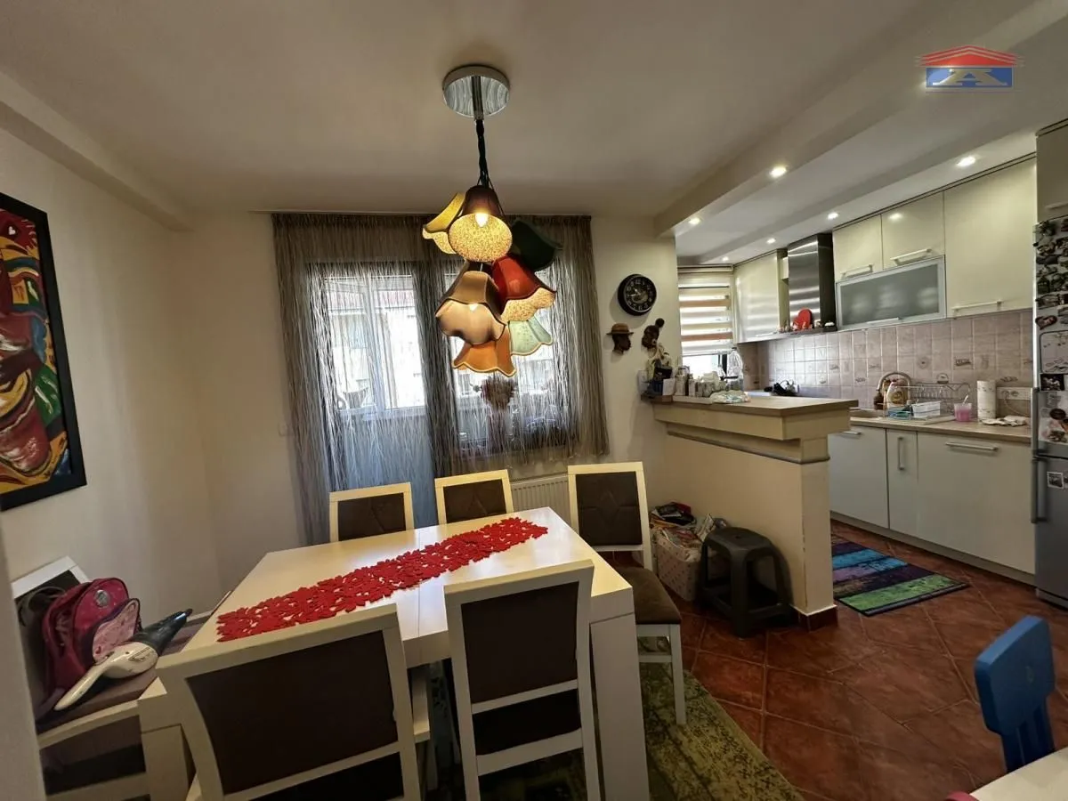Prodaja, četvorosoban stan, 116m², Grbavica, Novi Sad Sve Podlokacije