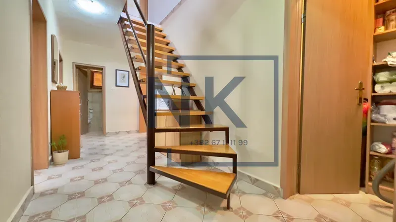 Prodaja, kuća, 250m², Donja Gorica, Podgorica
