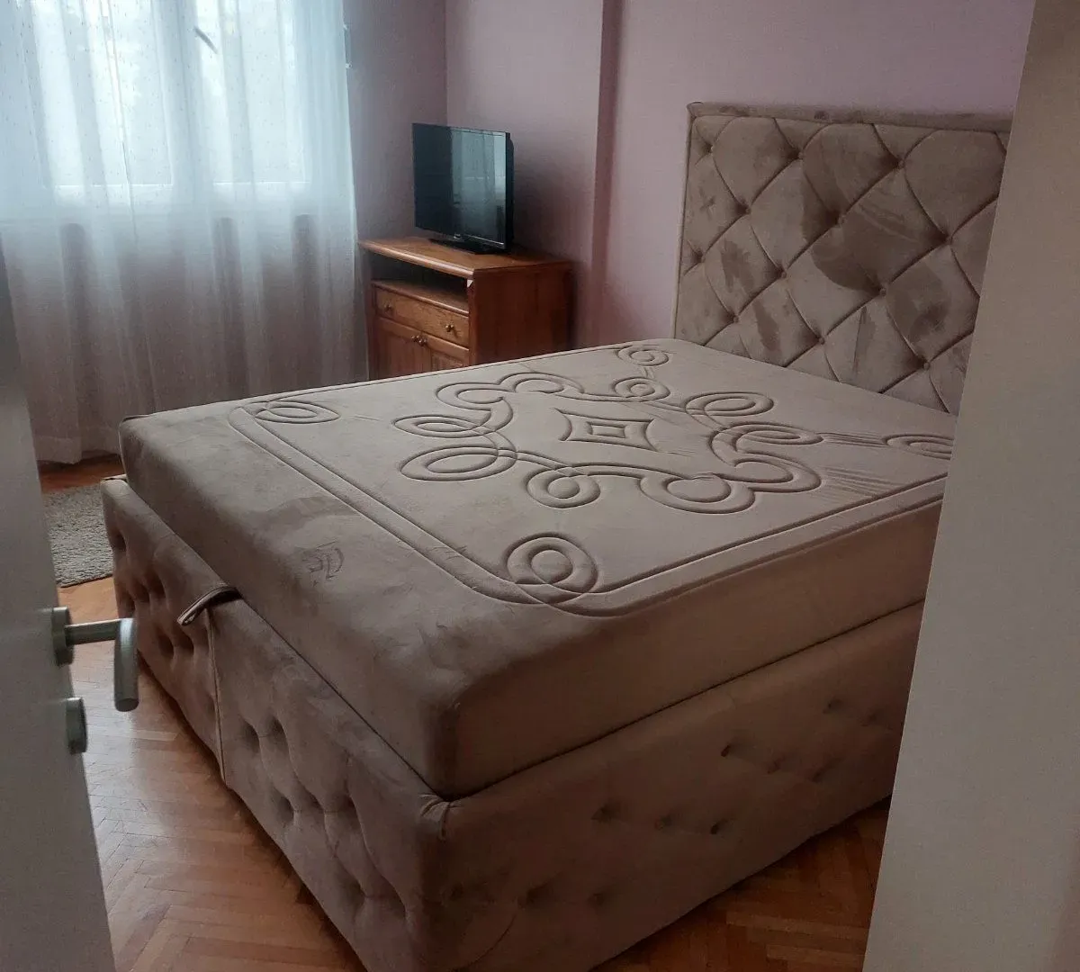 Izdavanje, jednosoban stan, 47m², Preko Morače, Podgorica