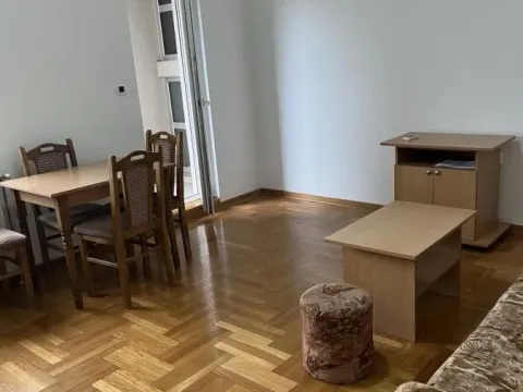 Izdavanje, jednosoban stan, 39m², Centar, Novi Sad - image 2