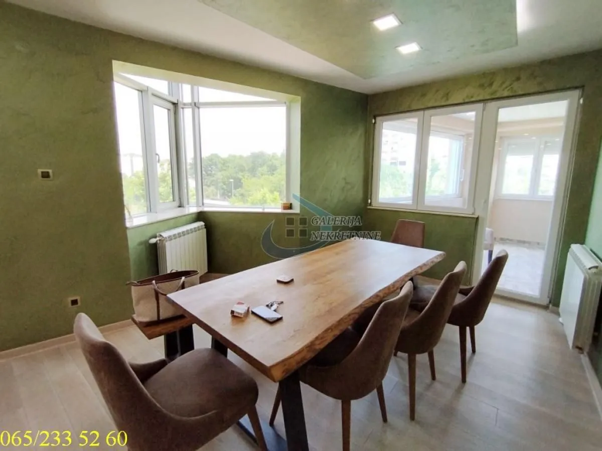 Rent, apartment, 165m², Čukarica, Beograd