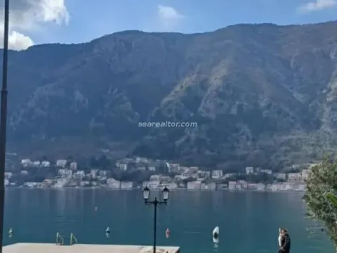 Sale, two bedroom apartment, 54m², Dobrota, Kotor - image 15
