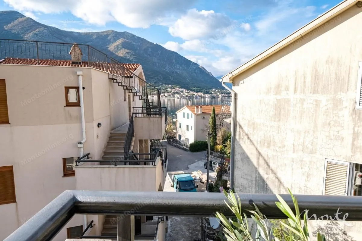 Prodaja, trosoban stan, 114m², Dobrota, Kotor