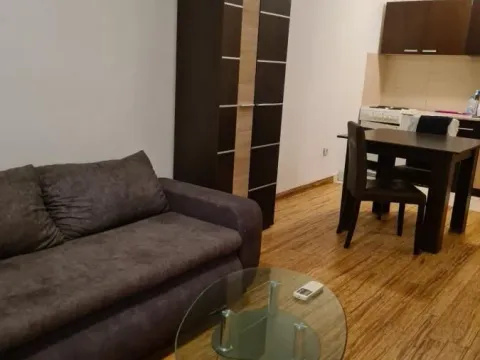 Stan in Adamovićevo Naselje