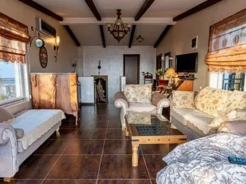 Izdavanje, kuća, 300m², Bečići, Budva - image 8