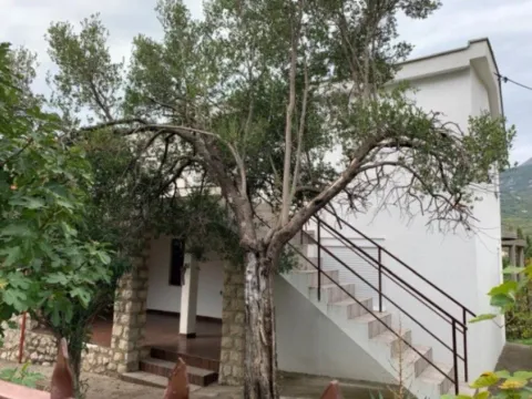 Prodaja, kuća, 180m², Dobre Vode, Bar