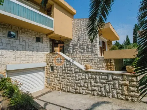 Sale, house, 330m², Masline, Podgorica - image 5