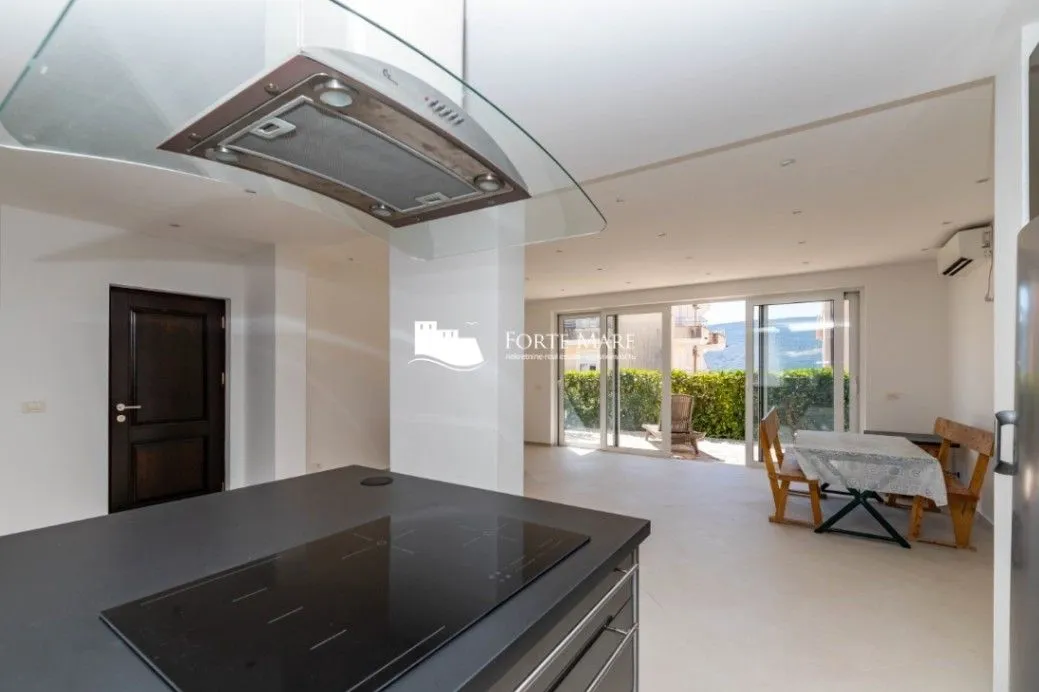 Prodaja, dvosoban stan, 95m², Topla, Herceg Novi