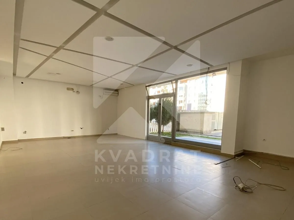 Rent, office space, 145m², City Kvart, Podgorica