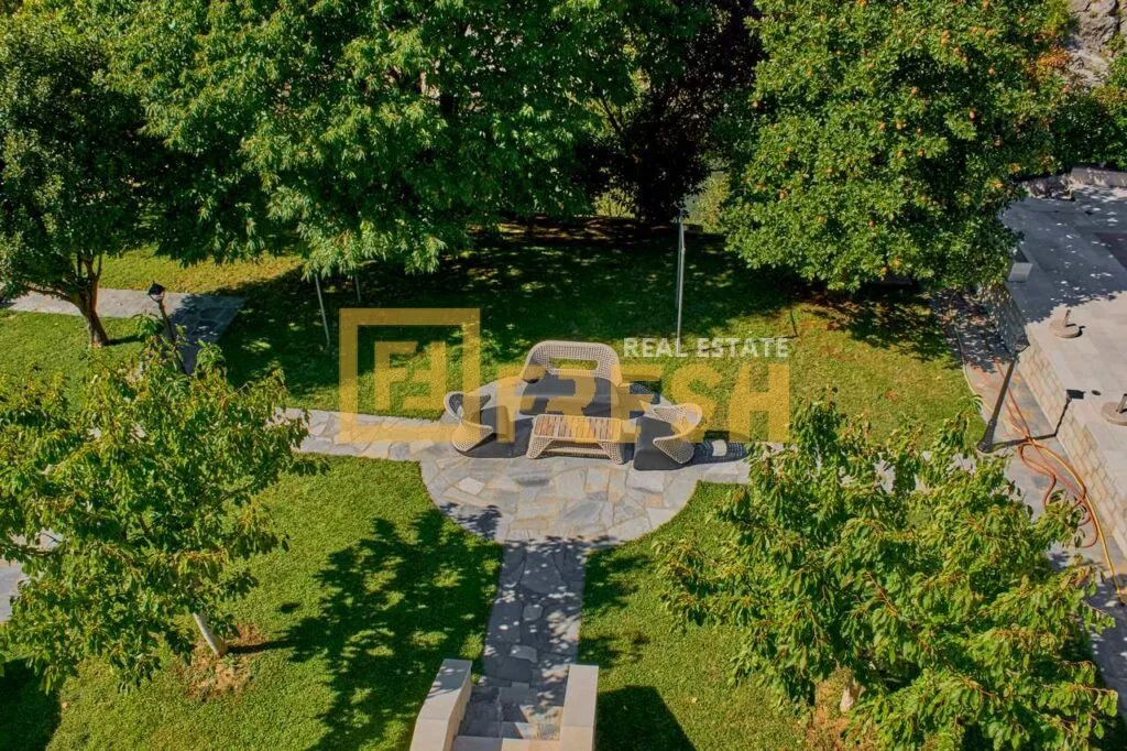 Izdavanje, kuća, 300m², Zagorič, Podgorica