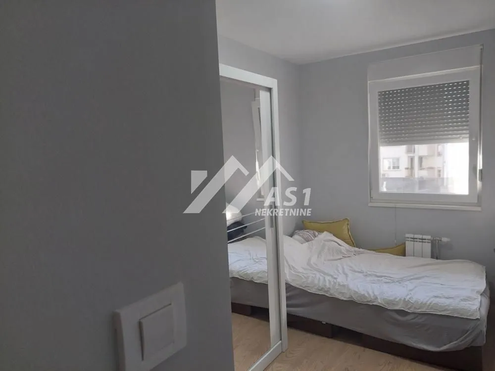 Izdavanje, dvosoban stan, 40m², Bulevar Oslobodjenja, Novi Sad Sve Podlokacije