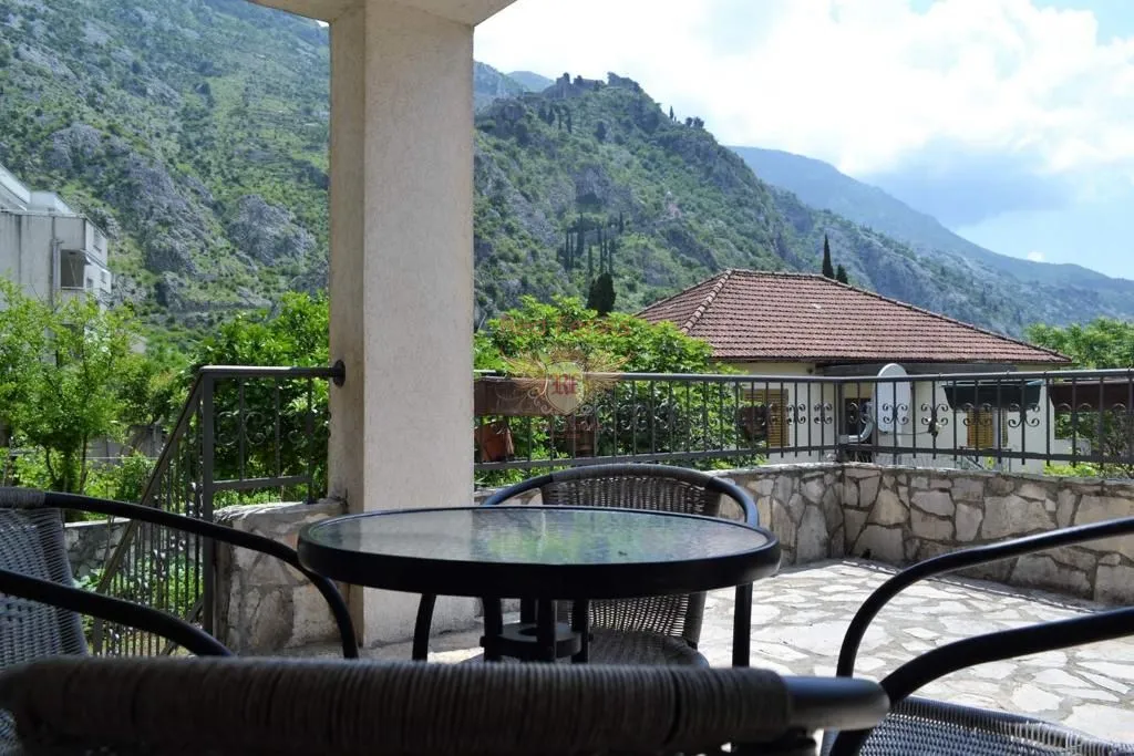 Prodaja, dvosoban stan, 71m², Kotor, Crna Gora