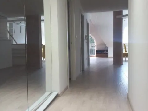 Izdavanje, četvorosoban stan, 163m², Palilula Sve Podlokacije, Beograd - image 11