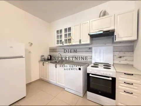 Izdavanje, dvosoban stan, 72m², Master Kvart, Podgorica - image 15