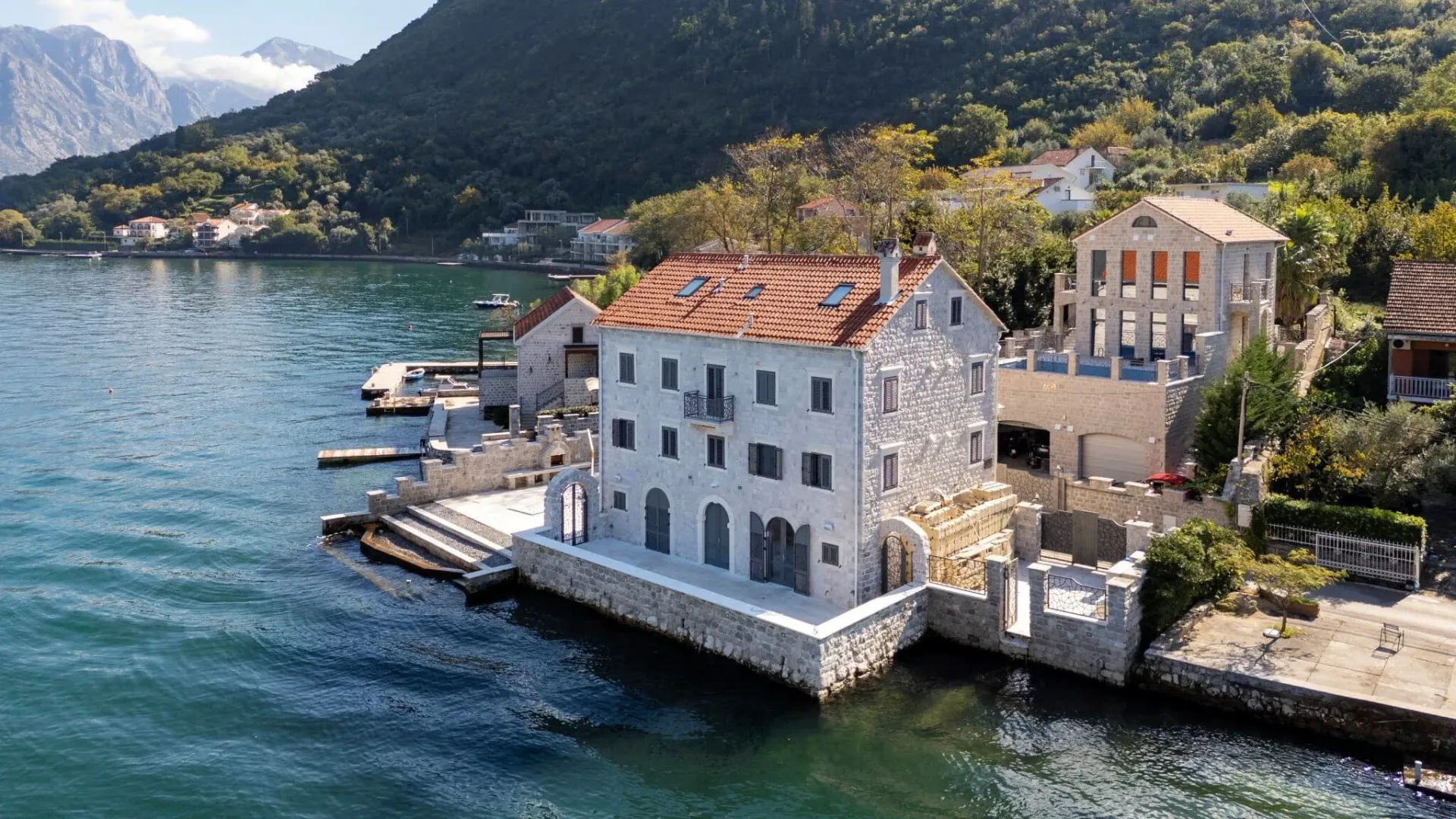 Prodaja,  ugostiteljski objekat, 731m2, Stoliv, Kotor