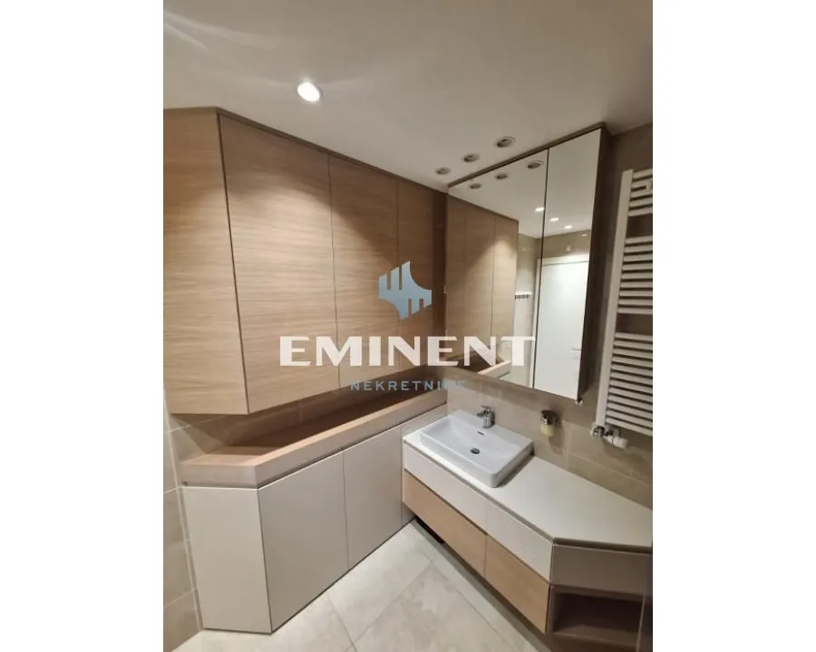 Sale, three bedroom apartment, 75m², Novi Beograd Blok 65, Novi Beograd Sve Podlokacije