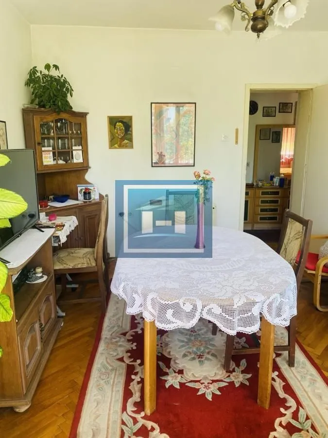 Prodaja, trosoban stan, 60m², Centar, Paraćin