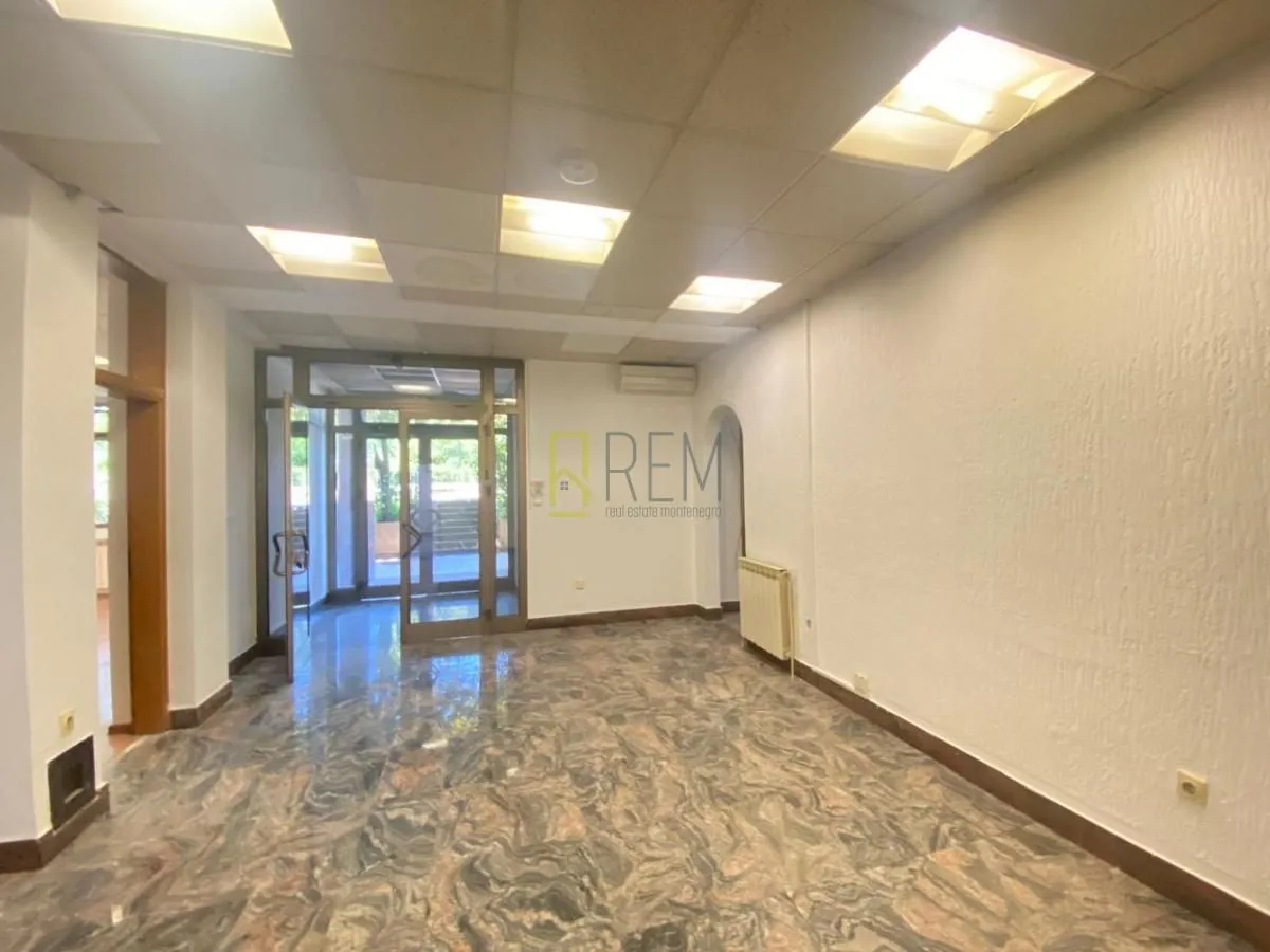 Sale, office space, 190m², Ljubović, Podgorica
