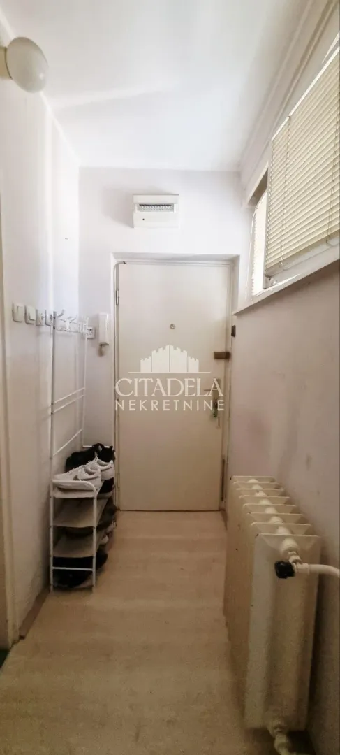 Prodaja, jednosoban stan, 43m², Banovo Brdo, Beograd
