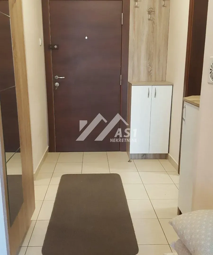 Izdavanje, dvosoban stan, 40m², Adamovićevo Naselje, Novi Sad Sve Podlokacije