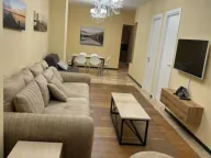 Izdavanje, dvosoban stan, 77m², Tree cane, Budva - image 1