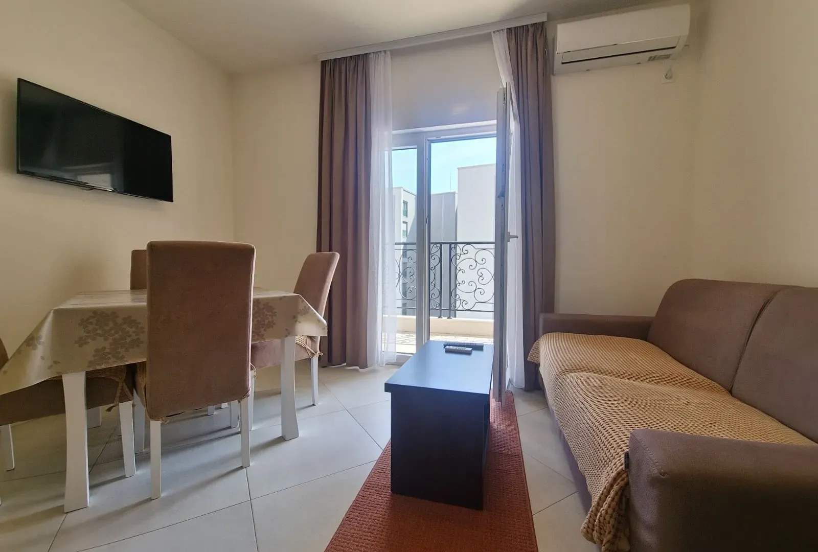 Rent, one bedroom apartment, 46m², Bečići, Budva