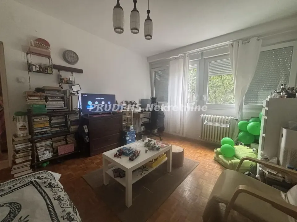 Prodaja, dvosoban stan, 50m², Šumice, Beograd