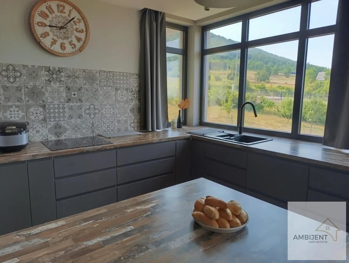 Sale, house, 600m², Sopot, Beograd