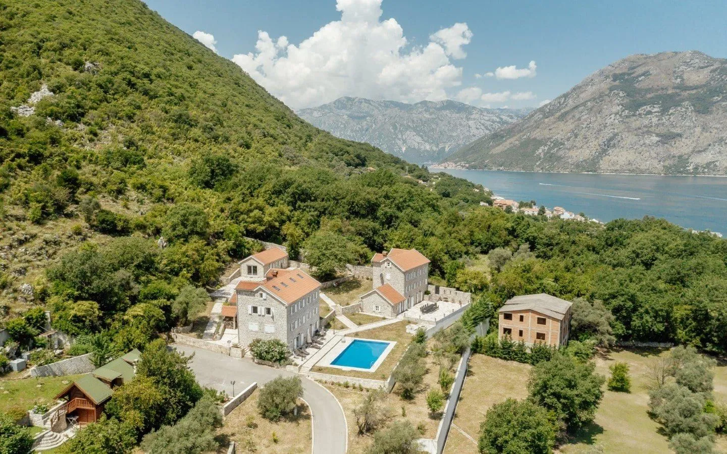 Sale, house, 800m², Prčanj, Kotor