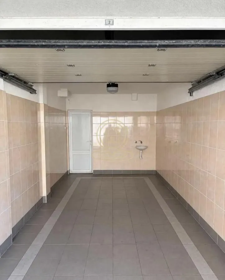 Izdavanje, četvorosoban stan, 91m², Savski Venac, Beograd