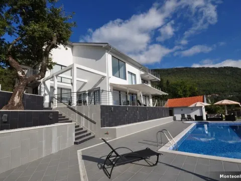 Prodaja, kuća, 390m², Tivat, Crna Gora