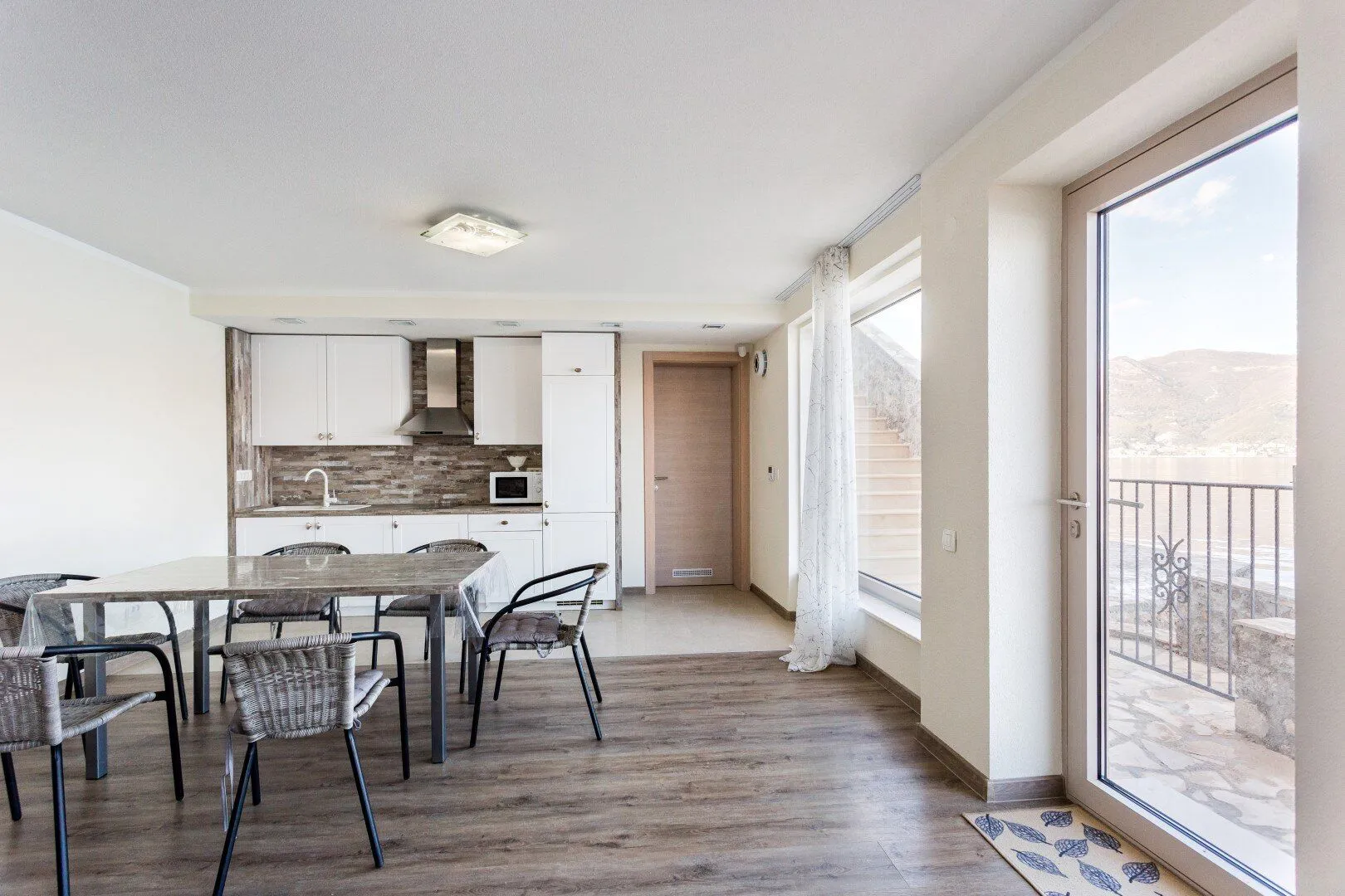 Prodaja, kuća, 240m², Bratešići, Kotor
