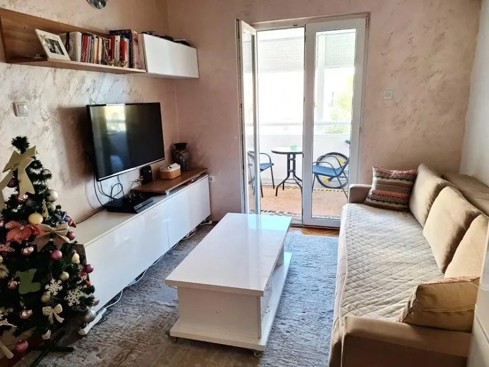 Izdavanje, jednosoban stan, 35m², Stari Aerodrom, Podgorica