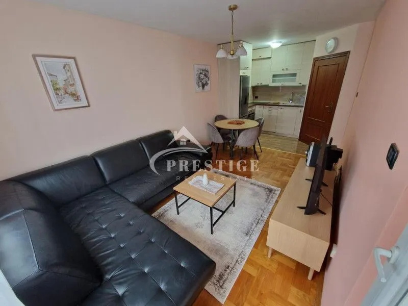 Izdavanje, dvosoban stan, 55m², Krivi Most, Podgorica