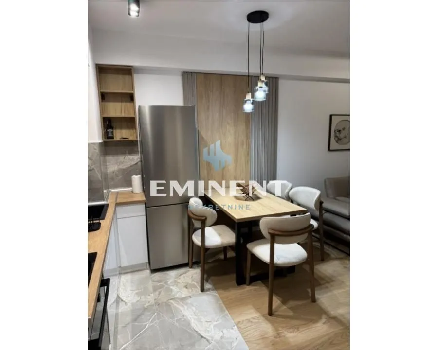 Izdavanje, dvosoban stan, 33m², Novi Beograd Blok 65, Novi Beograd Sve Podlokacije