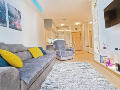 Izdavanje, jednosoban stan, 45m², Centar, Budva - image 4