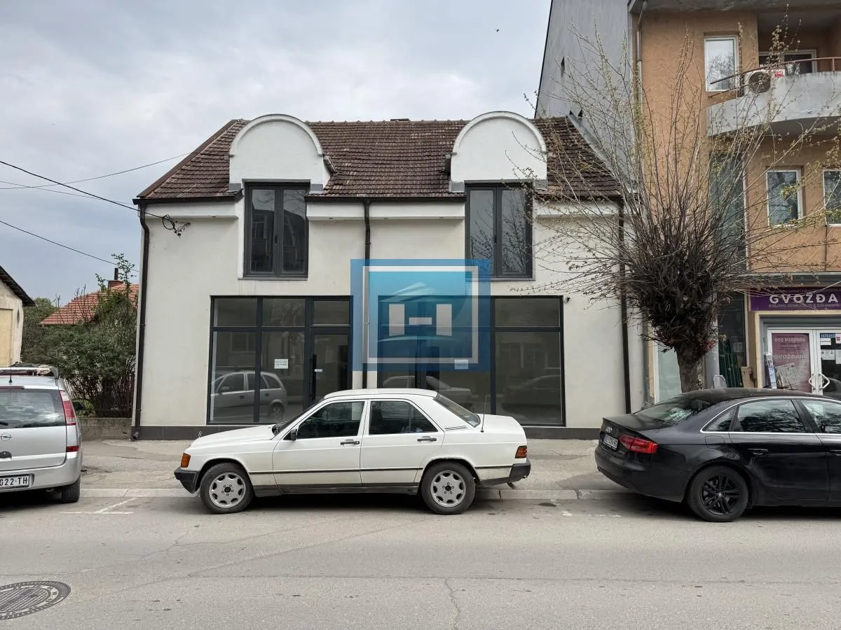 Rent, office space, 110m², Despotovac, Srbija