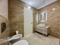 Izdavanje, dvosoban stan, 82m², Bečići, Budva - image 11