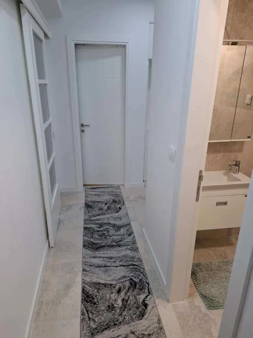Izdavanje, dvosoban stan, 75m², Marići, Tivat