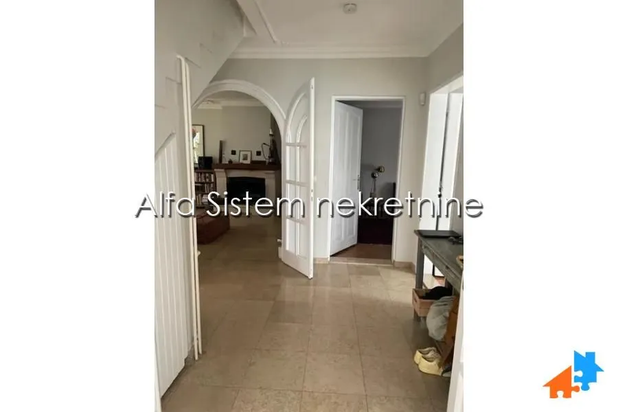 Rent, apartment, 250m², Neimar, Vračar Sve Podlokacije