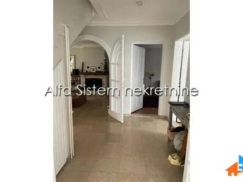 Rent, apartment, 250m², Neimar, Vračar Sve Podlokacije - image 13