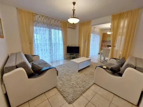 Prodaja, stan, 57m², Bečići, Budva - image 1