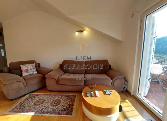 Prodaja, dvosoban stan, 62m², Dobrota, Kotor