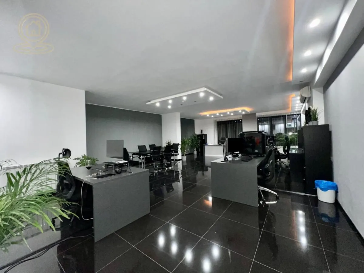 Sale, office space, 284m², Šumice, Beograd