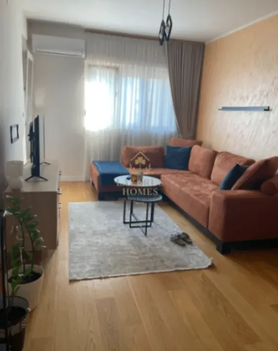 Izdavanje, jednosoban stan, 53m², Central Point, Podgorica