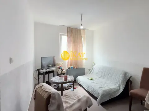 Stan in Petlovo Brdo